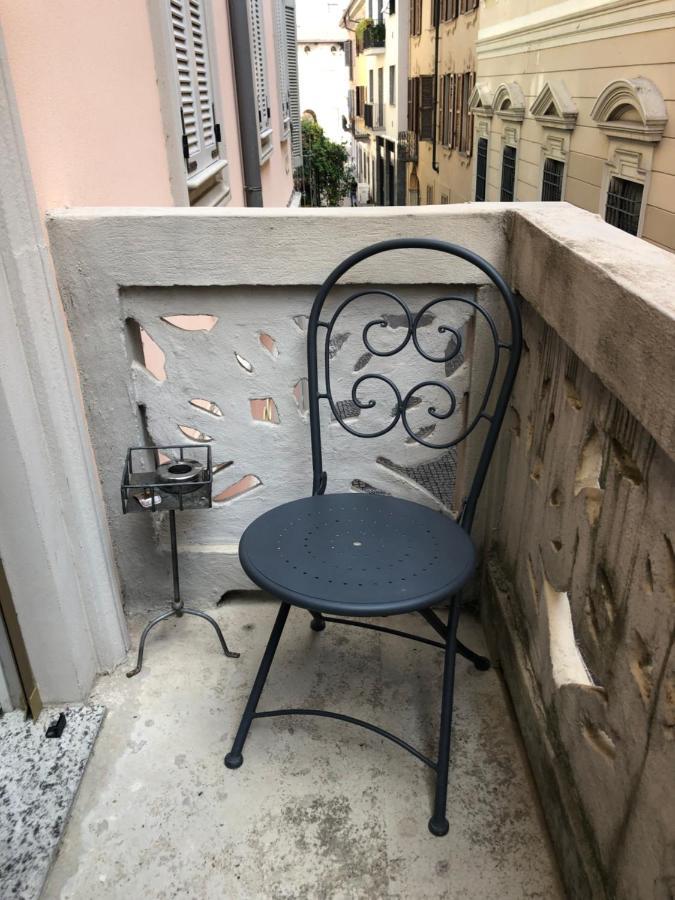 Emma Home Adiacente Alla Piazza Ducale Vigevano Exterior foto