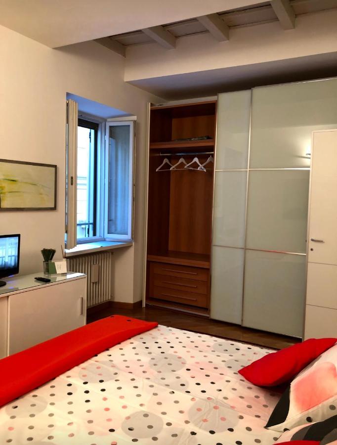 Emma Home Adiacente Alla Piazza Ducale Vigevano Exterior foto